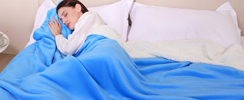 Koc sherpa KANKAEU 130x160 cm niebieski | REEVE