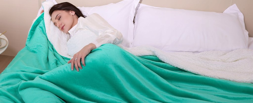 Koc sherpa KANKAEU 200x230cm dwustronny zielony | REEVE