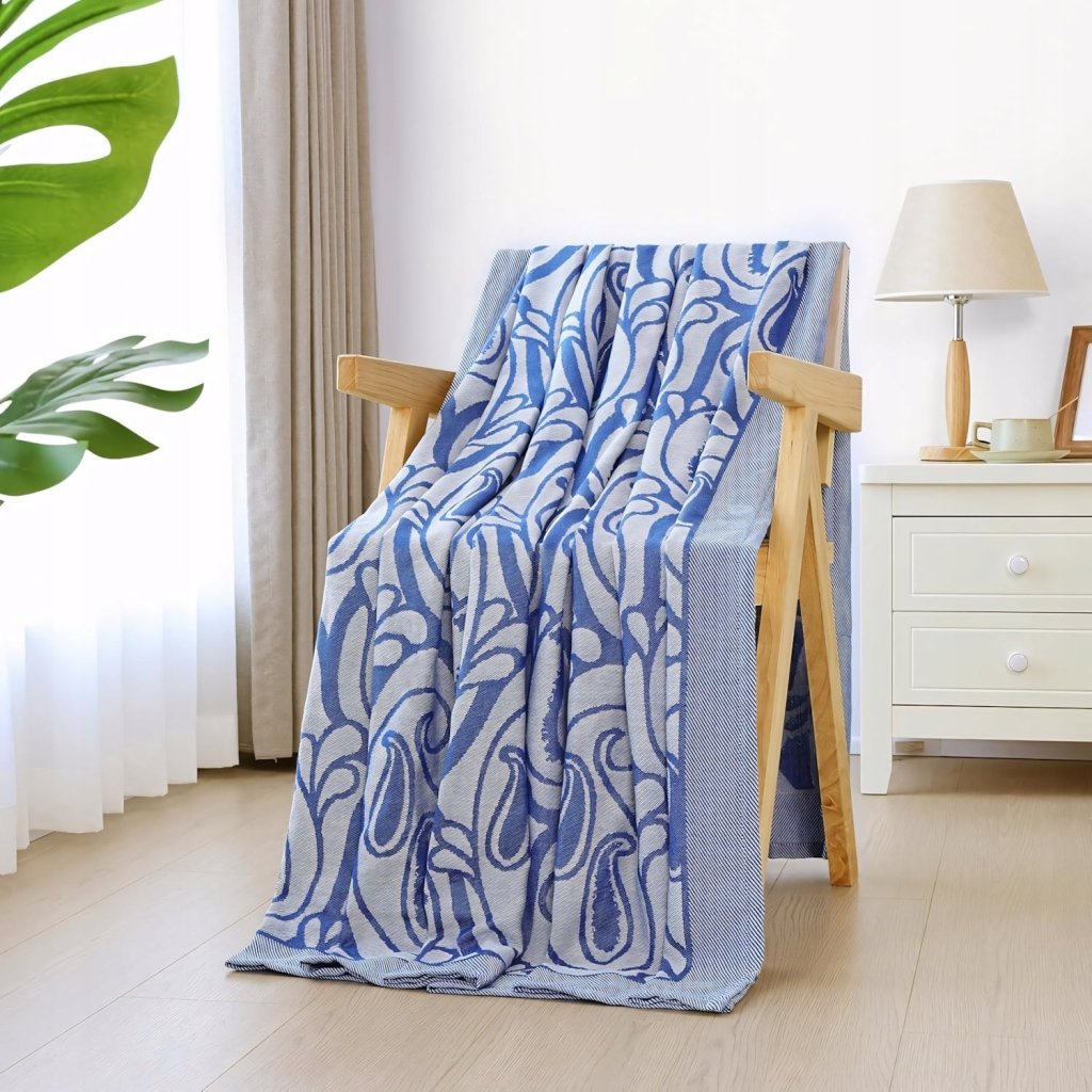 Pled żakardowy 160 × 200 cm, wzór paisley, granat | REEVE