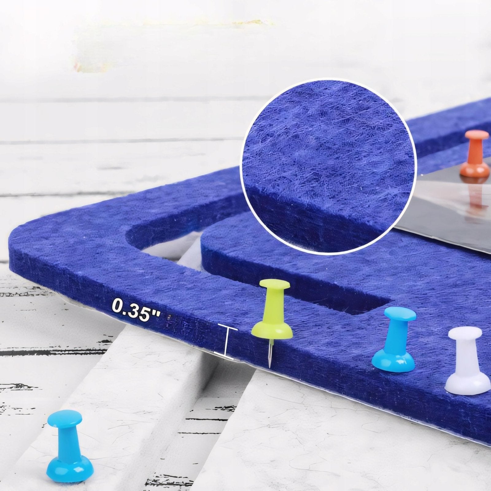 Tablica filcowa 79x56 cm niebieska samoprzylepna | REEVE